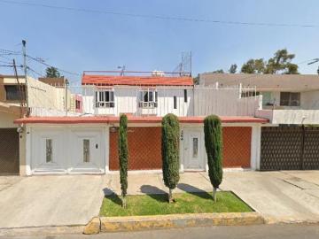 Casa en Venta en Paseo de las Galias Lomas Estrella Iztapalapa