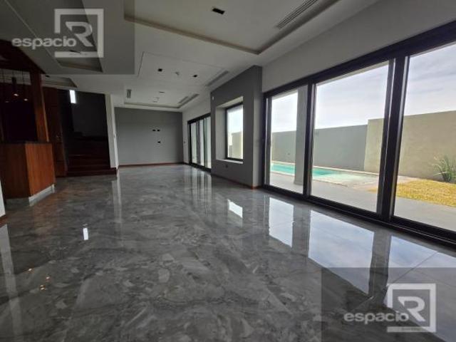 CASA EN VENTA EN PASEO DE LAS LOMAS