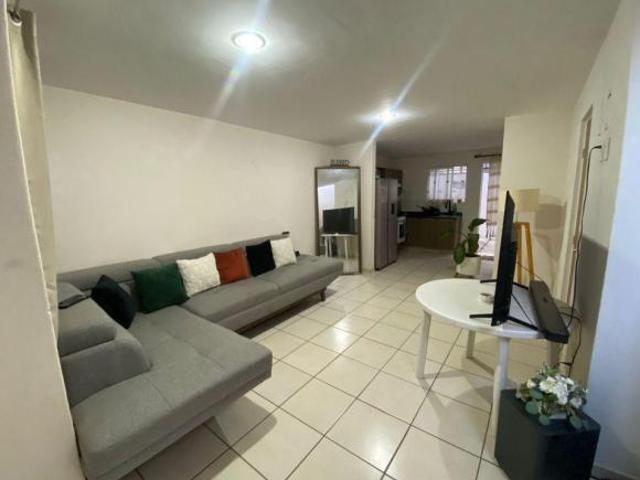 Casa en venta en Paseo De Los Parques, San Pedro Tlaquepaque