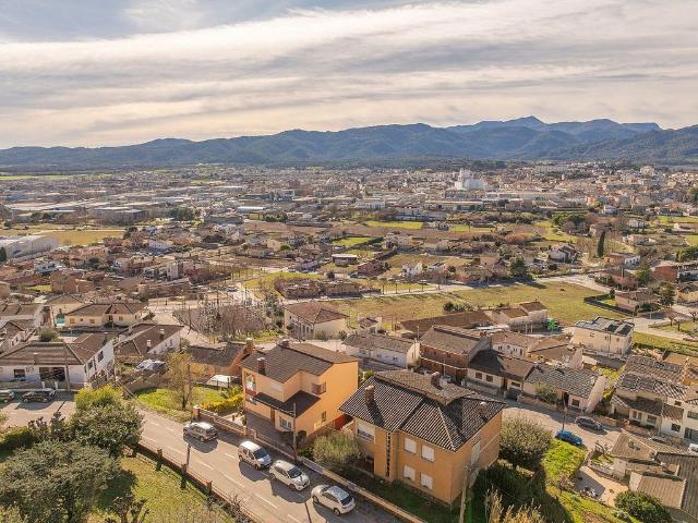 Casa en venta en paseo Puig de la Bellacasa, Banyoles, de 276 m² 5 habitaciones por 595.000