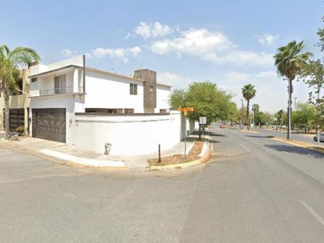 Casa en Venta en Paseo Praga Monterrey Nuevo Leon