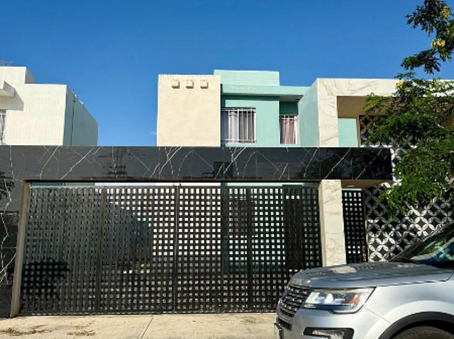 Casa en venta en Paseos de Merida Tixcacal, Poniente de Merida
