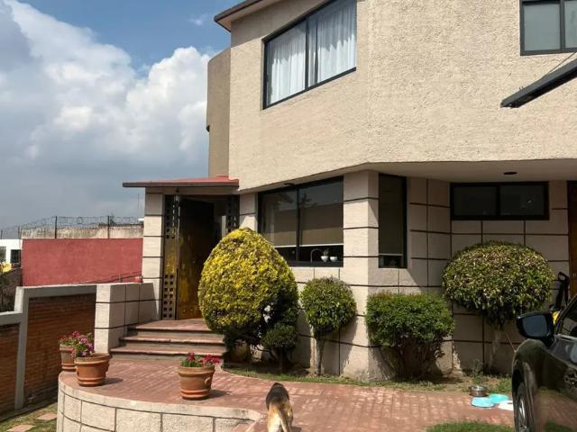 CASA EN VENTA EN PASEOS DEL BOSQUE NAUCALPAN