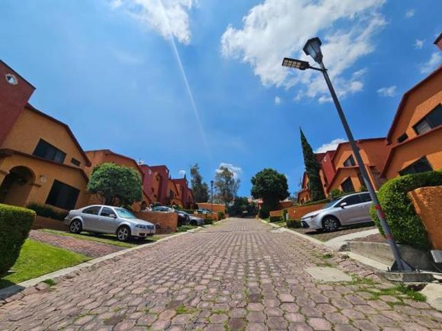 CASA EN VENTA EN PASEOS DEL BOSQUE, FRACCIONAMIENTO CERRADO