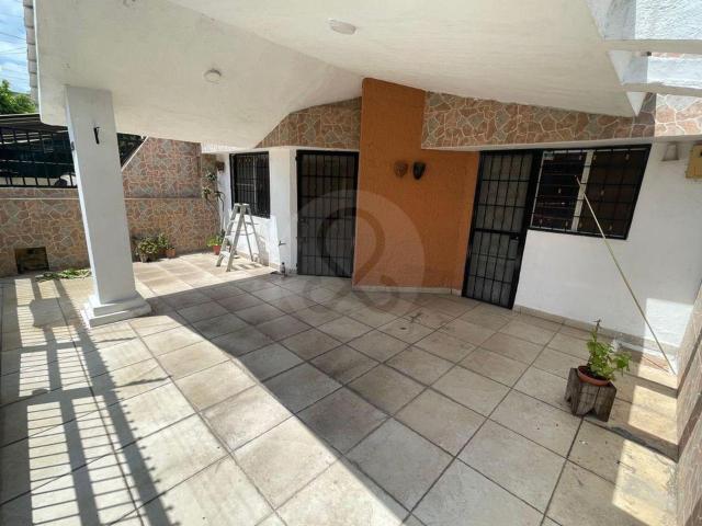 Casa en venta en Paseos del Sol con habitaciones en planta baja