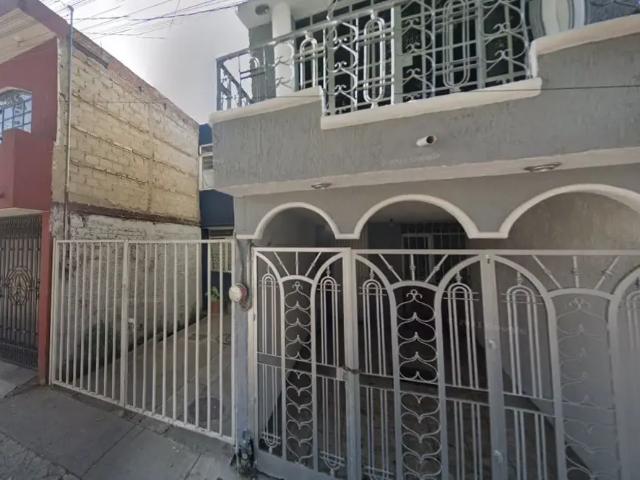 Casa en venta en Paseos del Valle, Tlajomulco de Zúñiga, Jalisco