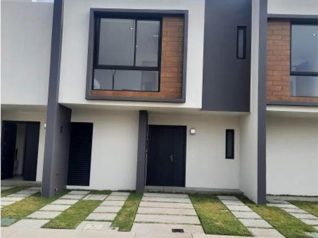 Casa en venta en Paseos Santín, Toluca, México