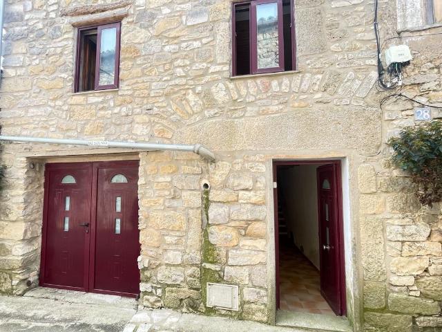 Masía en venta en Passanant. Casa de pedra habitable en molt bon estat. Masías.
