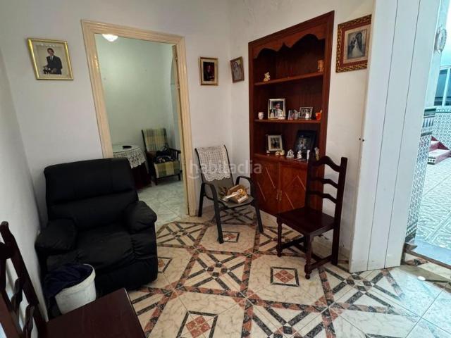 Casa en venta en Paradas. VIVIENDA EN VENTA EN UNA DE LAS ZONAS MÁS CÉNTRICAS DE PARADAS !. Casas.
