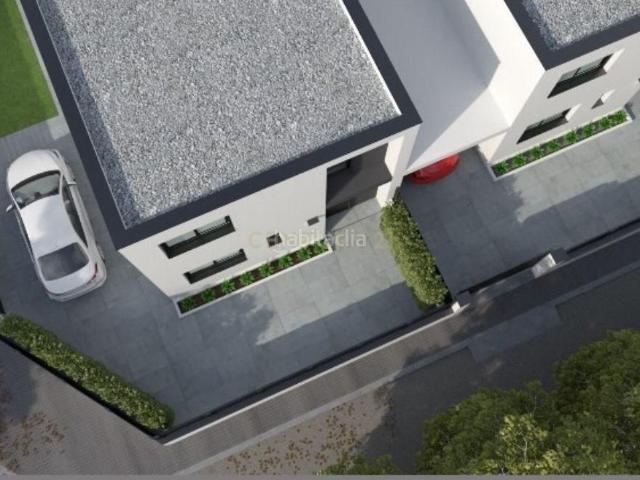Casa en venta en Parets del Vallès. OBRA NUEVA EN PARETS DEL VALLÈS 4 HABITACIONES, PATIO PRIVADO Y GARAJE. Casas Parets del.