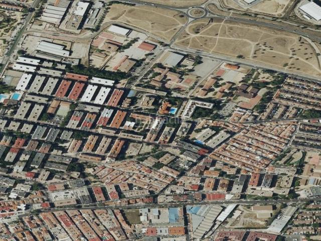 Casa en venta en Parla, Laguna Park. Crédito con lote de 2 inmuebles en Parla, Madrid. Casas.