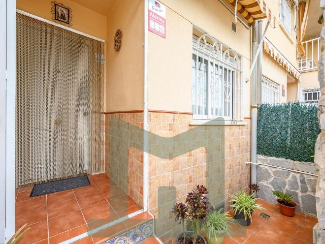 Casa en venta en Parla, Las Américas. Casas.
