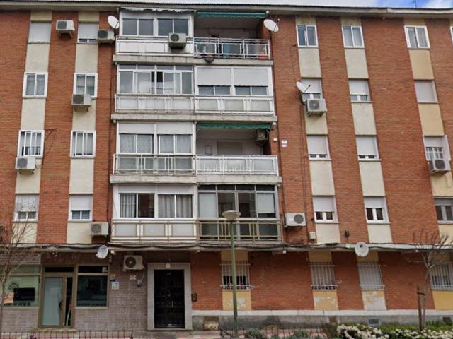 Casa en venta en Parla, Reyes. Casas.