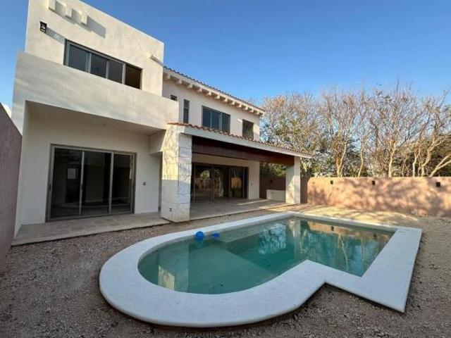 CASA EN VENTA EN PARQUE CENTRAL
