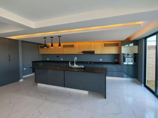 Casa en Venta En Parque Santiago, Lomas de Angelópolis