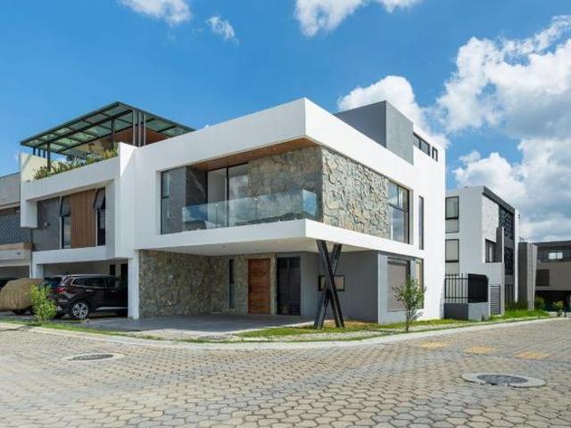 Casa en Venta en Parque Sinaloa, Lomas de Angelópolis III | Esquina Frente a Área Verde
