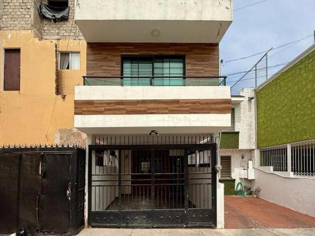 Casa en Venta en Parques de Tepeyac