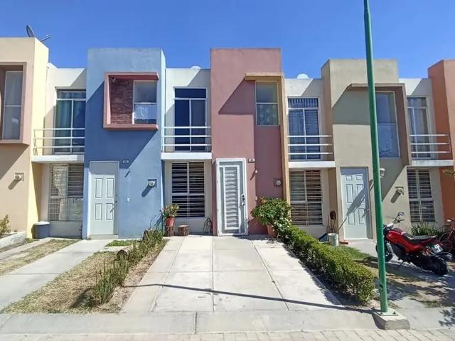Casa en venta en Parques de Tesistan