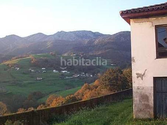 Casa en venta en Parres. VENTA DE CASA PARA REHABILITAR CON TERRENO DE 9.000 M2. Casas.