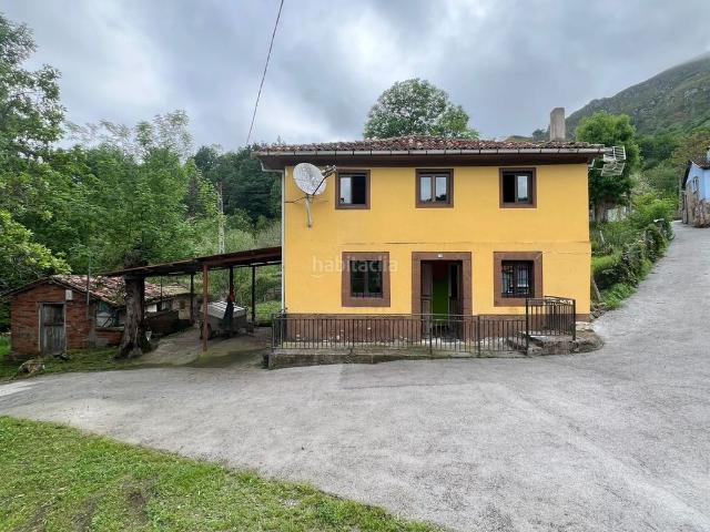 Casa en venta en Parres. CASA INDEPENDIENTE CON TERRENO. Casas.