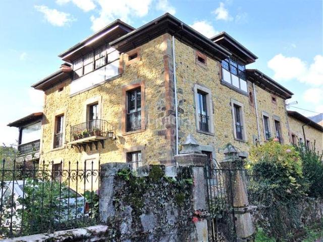 Casa en venta en Parres. Casona de Fios, Parres. Casas.