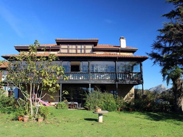 Casa en venta en Parres. Casona Palacio de Fios, Parres Asturias vistas a la montaña. Casas.