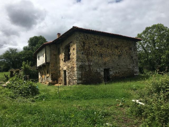 Casa en venta en Parres. VENTA DE EDIFICIO DE PIEDRA PARA REHABILITAR EN FINCA DE 7.000 M2 OPCIÓN A COMPRAR MÁS TERRENO. Casas.