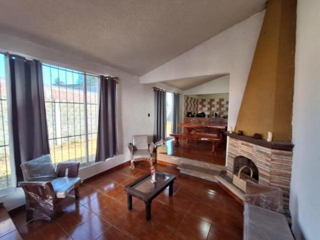 Casa en venta en Patzcuaro con gran terreno
