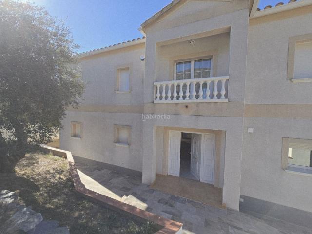 Casa en venta en Pau. ? Magnífica villa con piscina, gran jardín y vistas a la bahía de Roses Se vende amueblada & Licencia Turística. Casas.