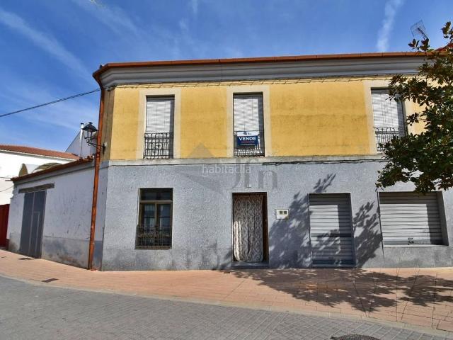 Casa en venta en Pedrajas de San Esteban. REF. 192G CASA DE PUEBLO CON LOCAL COMERCIAL. Casas Pedrajas de San.
