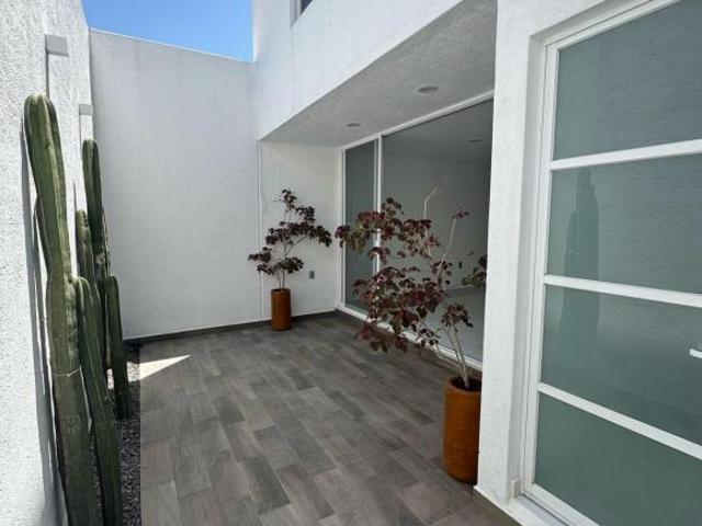 CASA EN VENTA EN PEDREGAL DE SCHOENSTATT