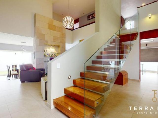 Casa en venta en Pedregal de Vista Hermosa, Querétaro