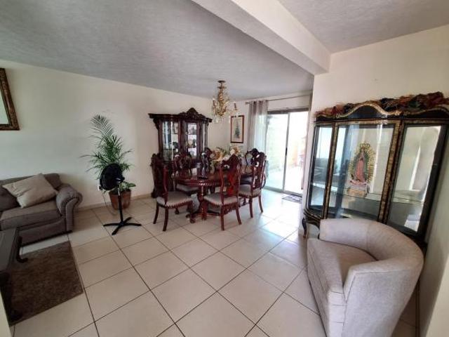 Casa en Venta en Pedregal del Gigante fracc con muchas areas verdes