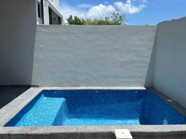 Casa en venta en Pedregal del Huajuco en Santiago