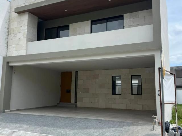 Casa en venta en Pedregal del Huajuco en Santiago