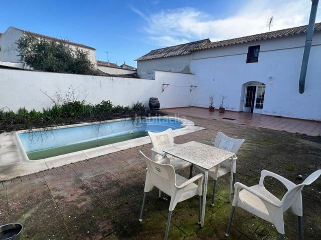 Casa en venta en Pedro Abad. Chalet adosado en venta en Calle Redonda de la Estación en el pueblo de Pedro Abad. Casas Pedro.