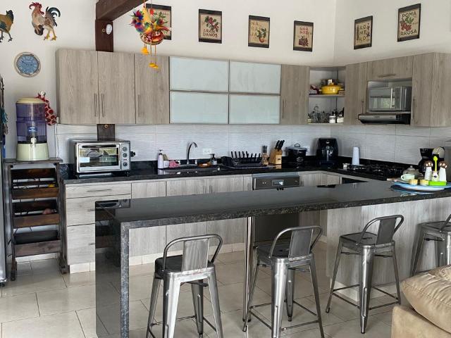 Casa En Venta En Penol V160990