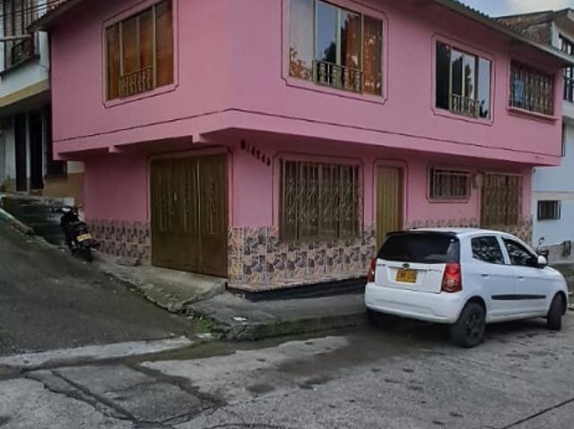 Casa En Venta En Pereira En Hernando Velez Marulanda V212443