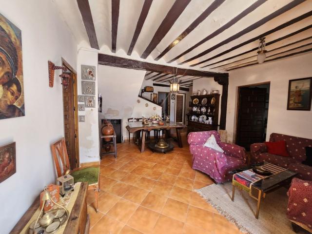 Casa en venta en Pezuela de las Torres. Casa para reformar con gran parcela. Casas Pezuela de las.