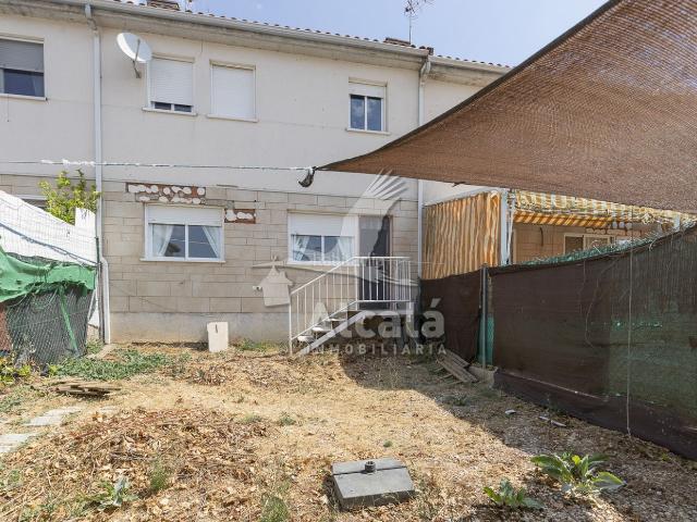 Casa en venta en Pezuela de las Torres. CHALET ADOSADO CON TRES DORMITORIOS, GARAJE, PATIO EXTERIOR Y TRES BAÑOS. Casas Pezuela de las.