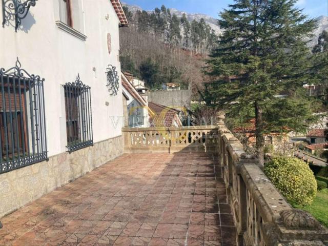 Casa en venta en Peñamellera Alta. Fantásticas vistas de la Sierra del Cuera. Casas Peñamellera.