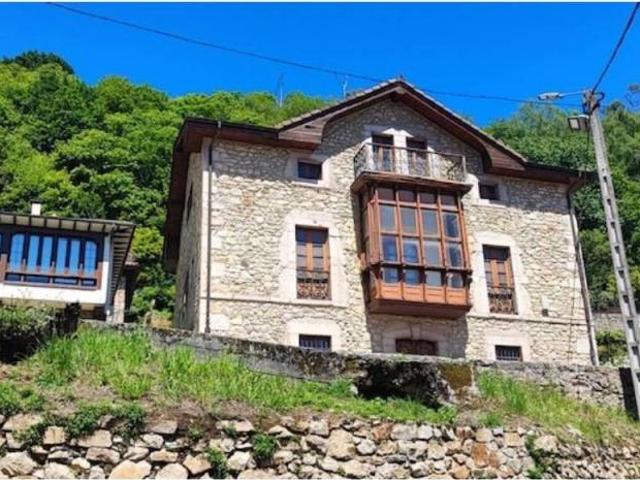 Casa en Venta en Peñamellera Alta