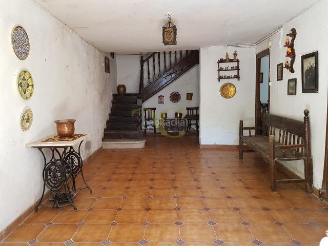Casa en venta en Peñamellera Baja. Casona asturiana y cuadra. Casas Peñamellera.