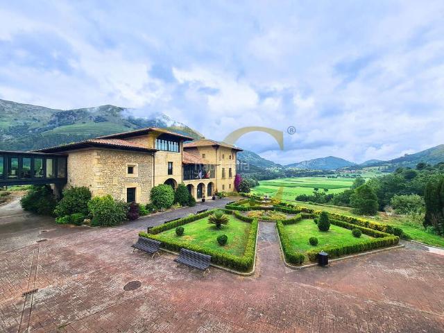 Casa en venta en Peñamellera Baja. Exclusivo complejo hotelero entre Asturias y Cantabria. Casas Peñamellera.