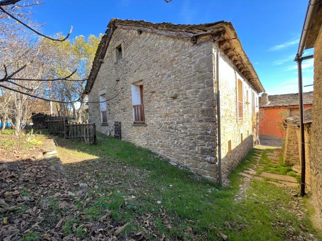 Casa en venta en Peñas de Riglos Las. Casa de pueblo en venta en Calle Barrio Alto, 10, Ena. Casas Peñas de Riglos.