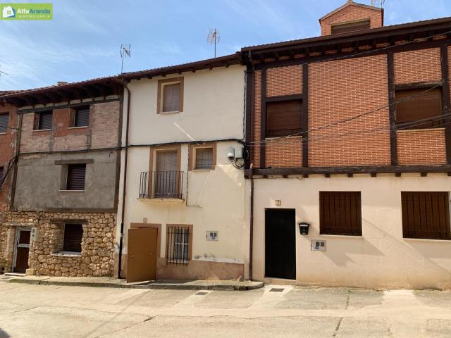CASA EN VENTA EN PEÑARANDA DE DUERO