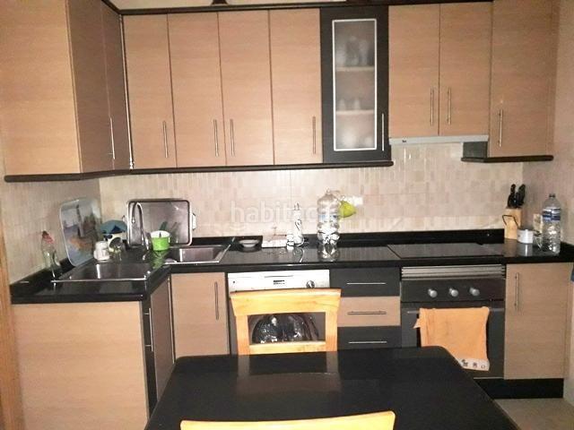 Casa en venta en Peñarroya Pueblonuevo. Gran casa muy bien situada en el municipio de Pya Pueblonuevo, con una superficie total de unos 140 m2, La casa planta baja const. Casas Peñarroya.