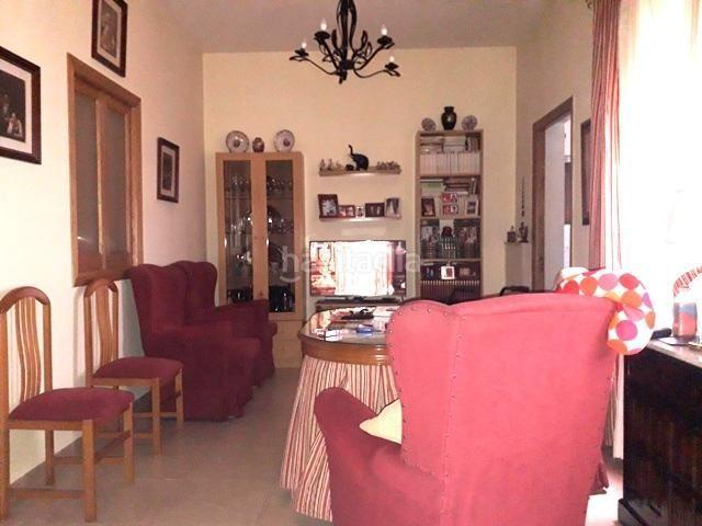 Casa en venta en Peñarroya Pueblonuevo. Gran casa y piso muy bien situado en el municipio de Pya Pueblonuevo, con una superficie total de unos 241 m2, La casa planta ba. Casas Peñarroya.