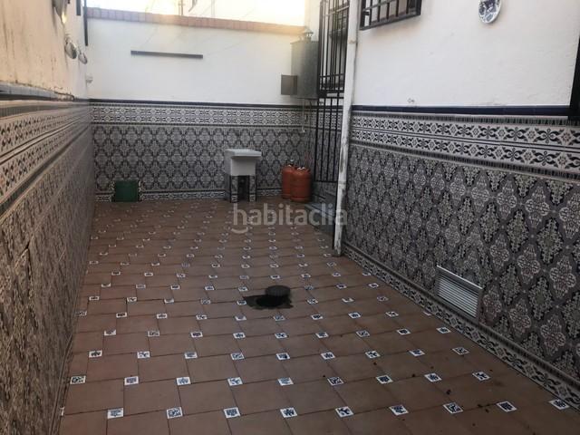 Casa en venta en Peñarroya Pueblonuevo. Dúplex listo para entrar a vivir con cochera. La vivienda se distribuye en dos plantas  la primera se compone de porche delantero. Casas Peñarroya.