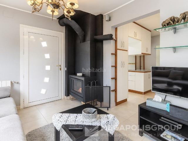 Casa en venta en Piera. Casa con gran parcela, piscina privada, terrazas, zona deportiva y máxima privacidad. Casas.